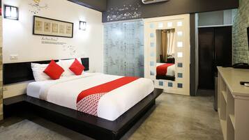 Doppia Deluxe | Una scrivania, Wi-Fi gratuito, lenzuola