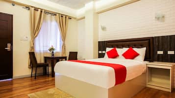 Standard Double Room | Desk, free WiFi, bed sheets