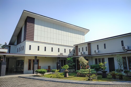 OYO 1283 Guest House Loemajan