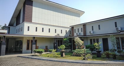 OYO 1283 Guest House Loemajan