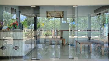 Pintu masuk interior