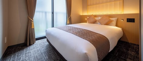 Family Suite | Peti besi dalam bilik, meja, langsir/tirai gelap terus