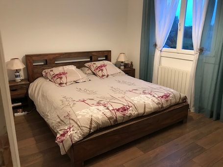 1 bedroom, individually decorated, individually furnished