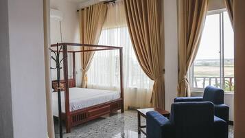 Blackout curtains, soundproofing, rollaway beds, WiFi