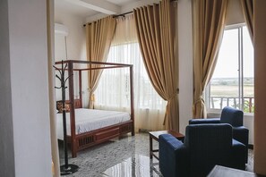 Blackout drapes, soundproofing, rollaway beds, WiFi - Sunset view beach hotel (Arugam Bay)