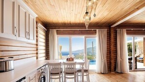 Villa Panoramique, 2 chambres, terrasse, vue mer | Vue de la chambre
