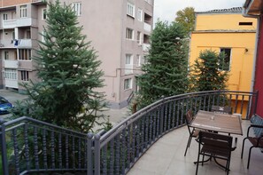 Courtyard - Abasha (Abasha)