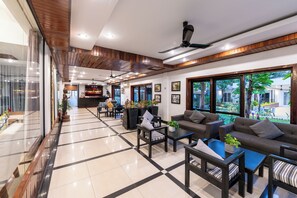 Lobby sitting area - The Sanctuary Residence (Siem Reap)