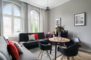 Lejlighed - 2 soveværelser | Opholdsområde | Fladskærms-tv