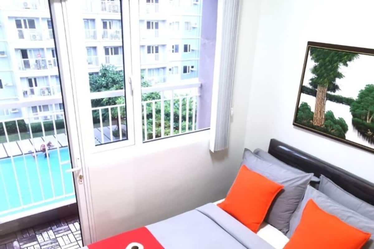 Butler's BnB (D) @ Trees Residences | 1 phòng ngủ, bộ đồ giường kháng dị ứng, chăn bông, bàn