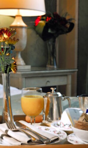 Daily continental breakfast (INR 250 per person) - Hotel Mahadev resency (Jaipur)