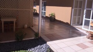 Chambre Double Standard | Terrasse/Patio
