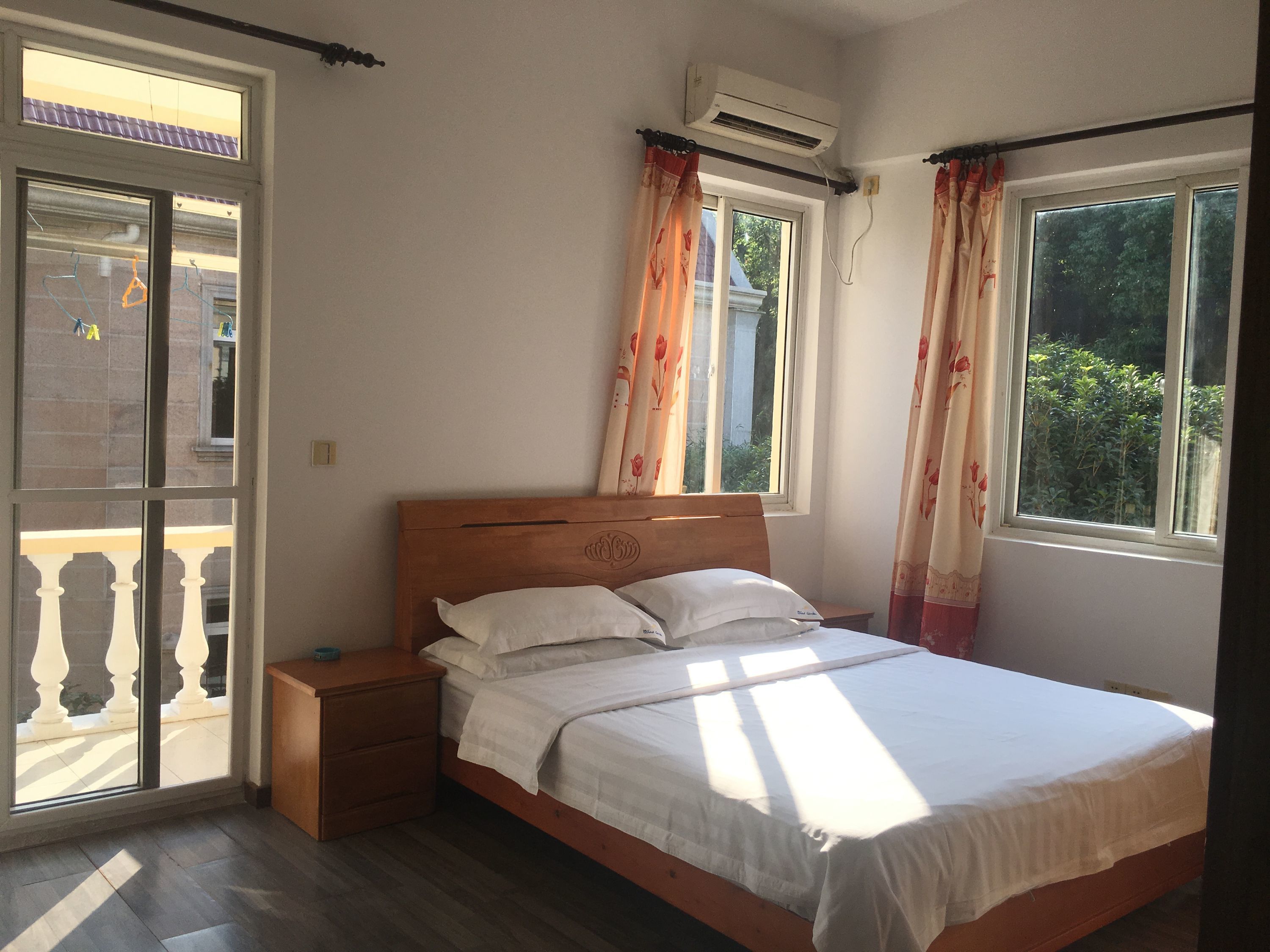 Villa | 4 Schlafzimmer, Schreibtisch, Verdunkelungsvorhänge, kostenloses WLAN