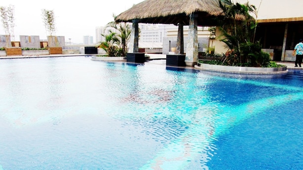 Seasonal outdoor pool