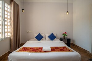 Egyptian cotton sheets, premium bedding, pillow-top beds - 333 HOSTEL, Siem Reap (Siem Reap)