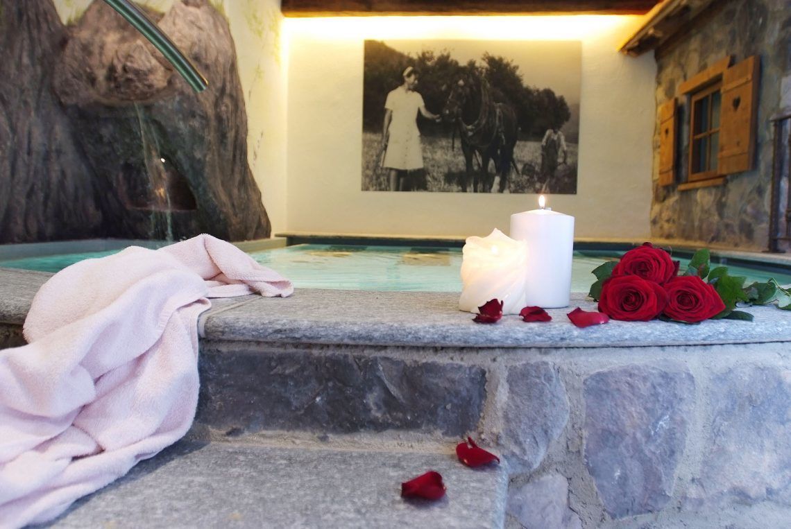 Bồn tắm spa trong nhà