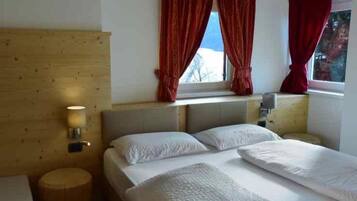 Superior-Apartment, 1 Schlafzimmer, Balkon, Talblick | Zimmersafe, Schreibtisch, Verdunkelungsvorhänge, schallisolierte Zimmer