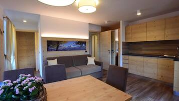 Appartamento Superior, 1 camera da letto, balcone, vista valle | Cucina privata | Bollitore elettrico