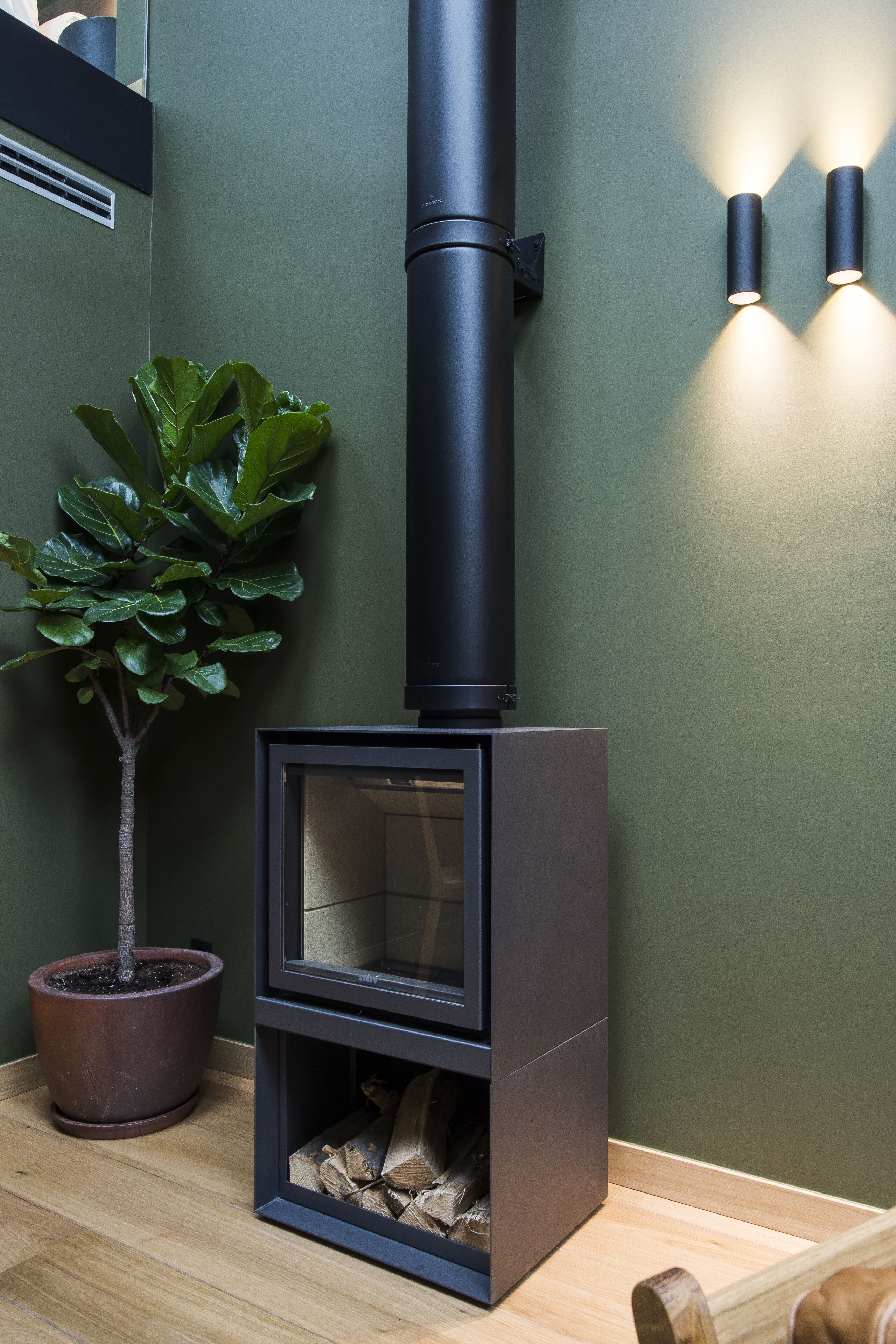 deluxe duplex | 2 bedrooms, premium bedding, down duvets, select comfort beds