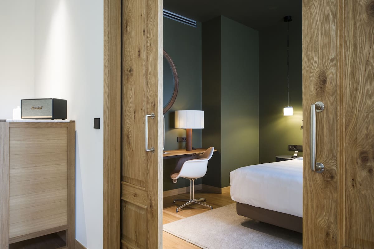 2 camere, biancheria da letto di alta qualità, copriletto in piuma