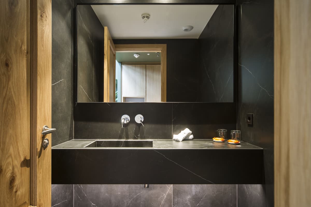 deluxe duplex | bathroom | free toiletries, hair dryer, bathrobes, slippers