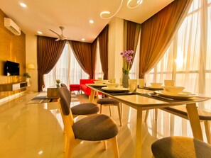 Apartemen Keluarga, 3 kamar tidur | Makan di kamar