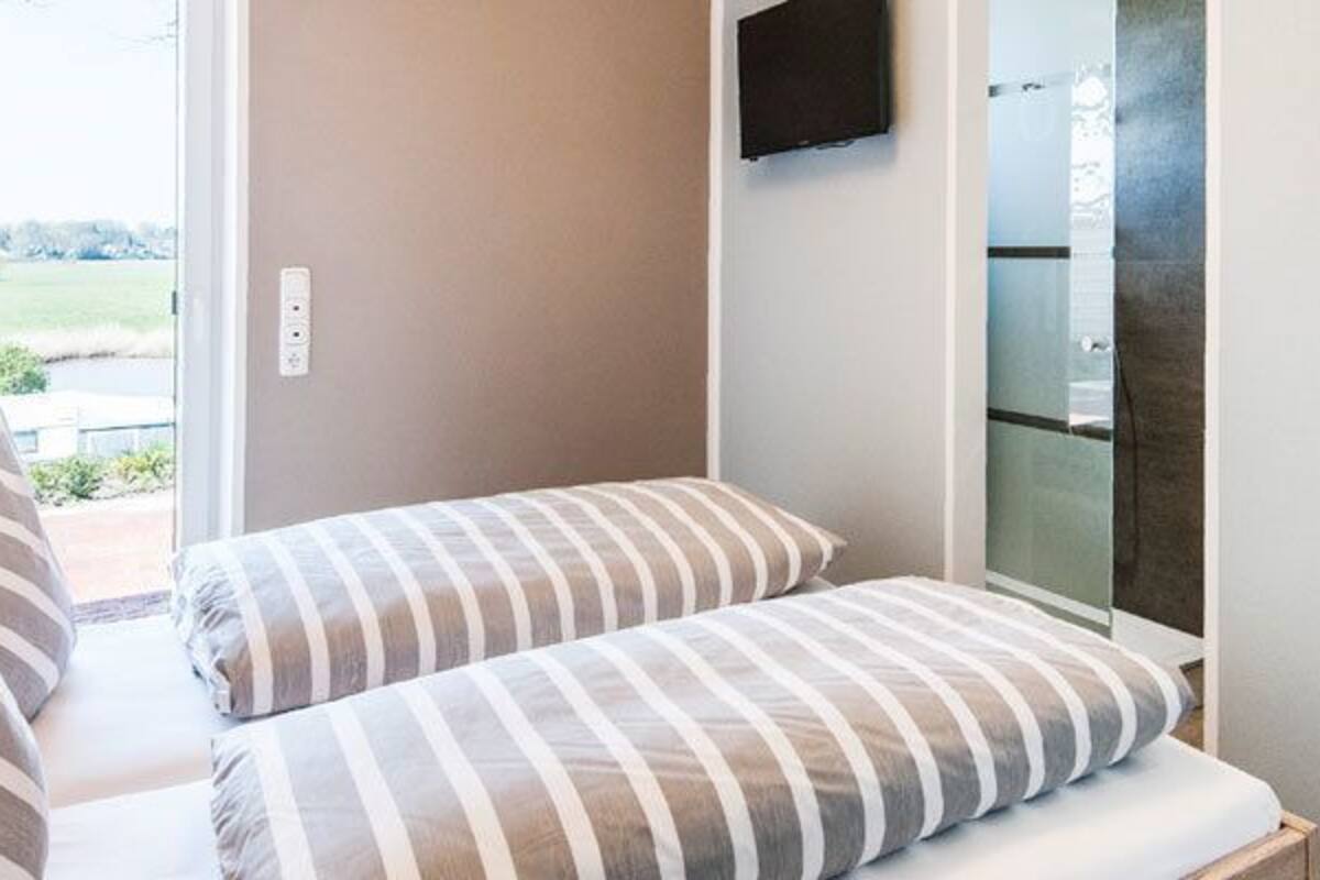 Kamar Double Standar