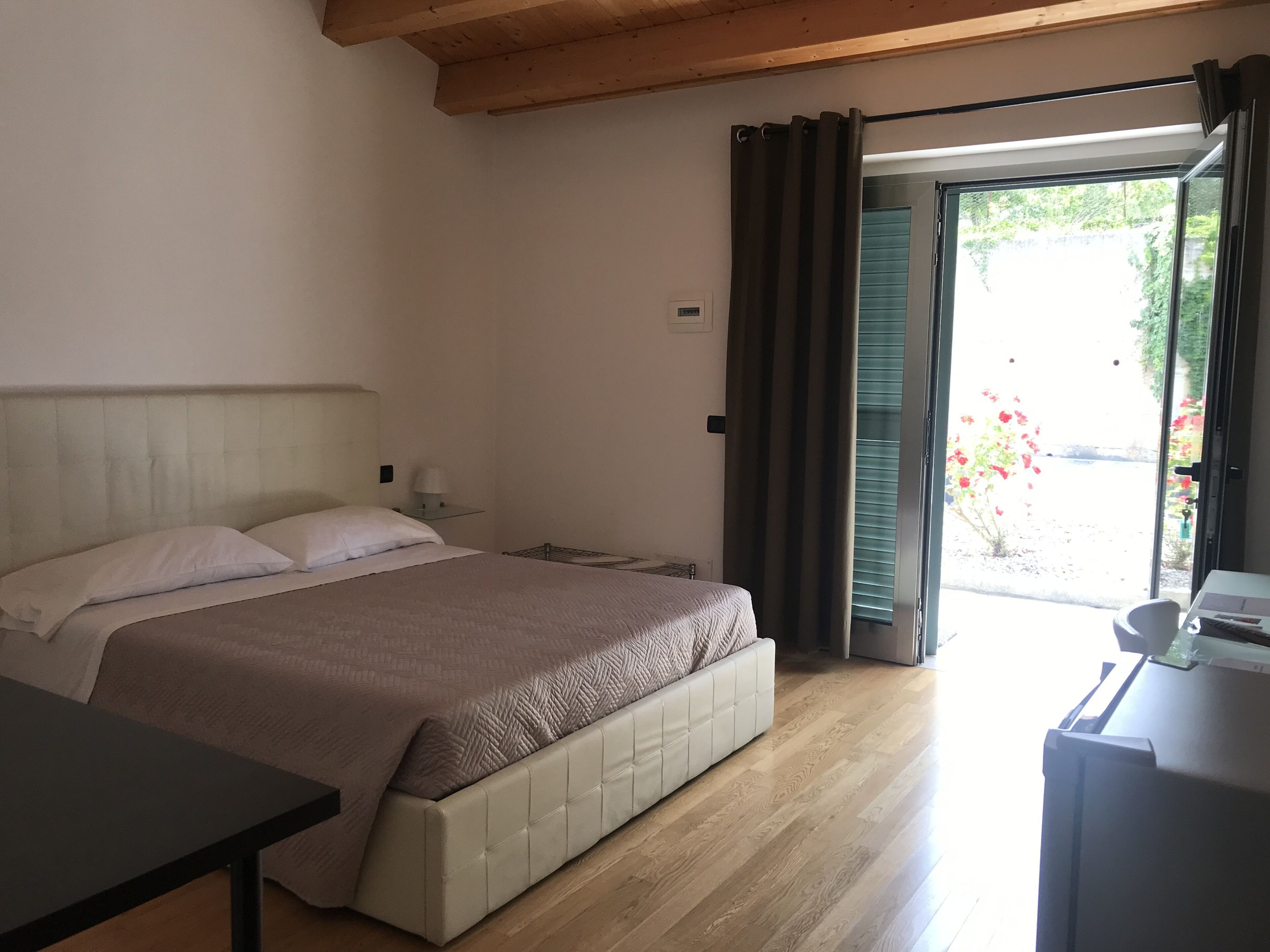 Chambre Double Affaires pour 1 personne | Minibar, bureau, Wi-Fi gratuit, draps fournis
