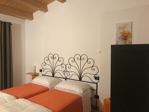 Business Double Room Single Use | Minibar, desk, free WiFi, bed sheets - Oasi del Vetoio (L'Aquila)