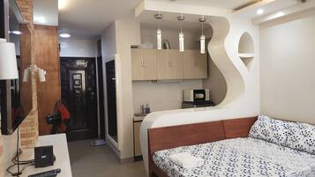 Studio | Iron/ironing board, free WiFi, bed sheets