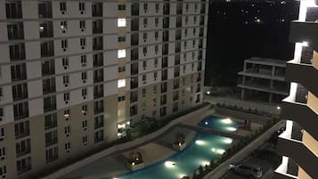 2 albercas al aire libre