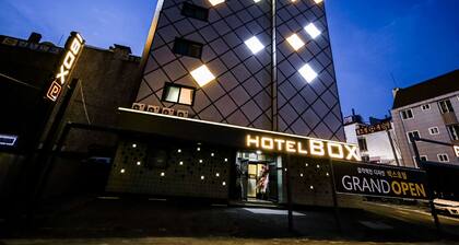 Hotel Box