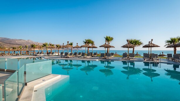 Piscina a l'aire lliure de temporada 