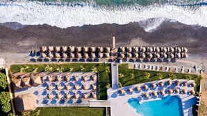 Piscina a l'aire lliure de temporada 