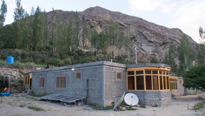 Front of property - Tara Homestay (Karimabad)