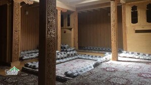 Traditional House - Tara Homestay (Karimabad)