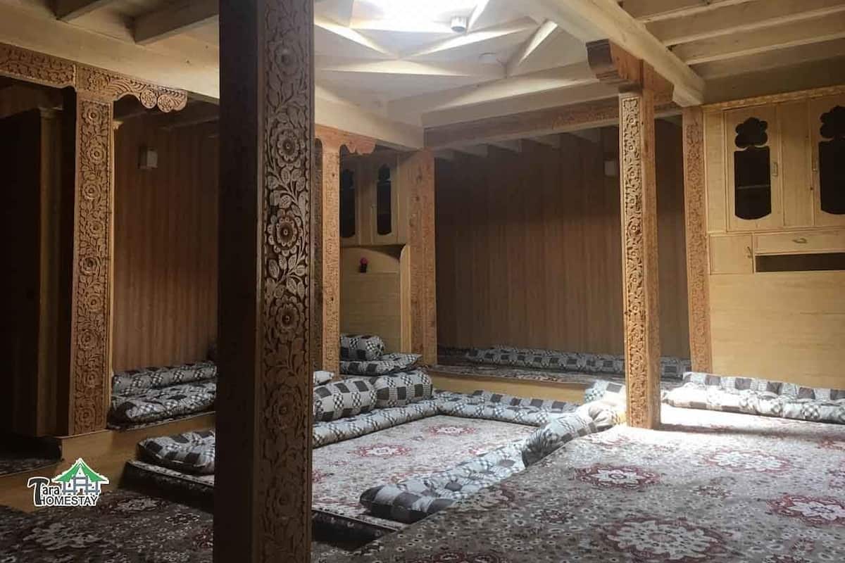 Traditioneel huis | Luxe beddengoed, donzen dekbedden, bedden met traagschuimmatras