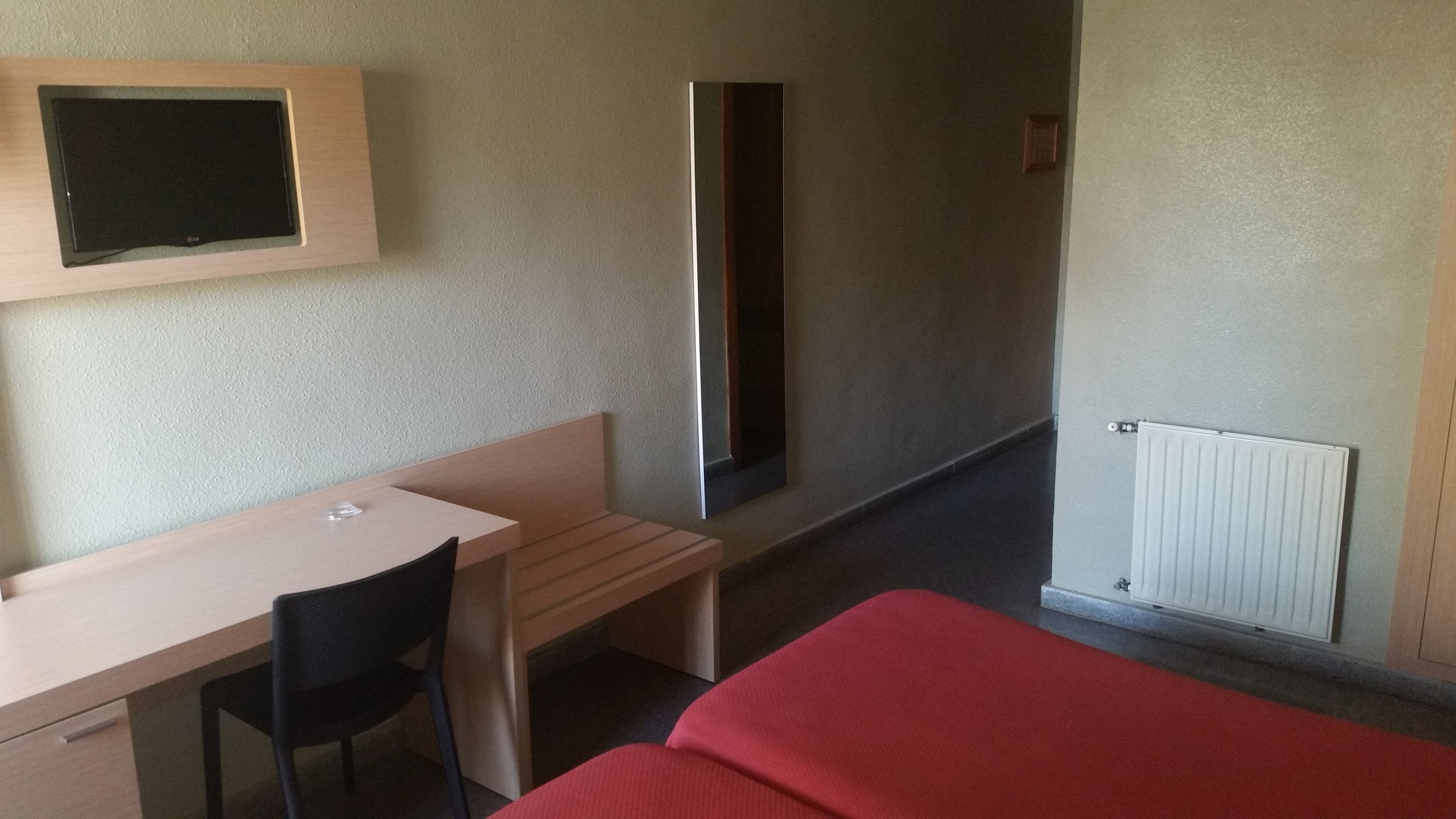 double room | 1 bedroom, in-room safe, blackout curtains, travel cot
