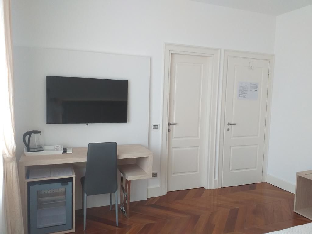 Superior Double or Twin Room (Reims) | In-room safe, soundproofing, free WiFi, bed sheets
