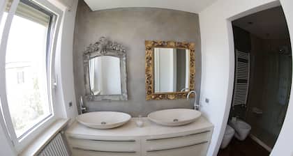 Champagne Rooms