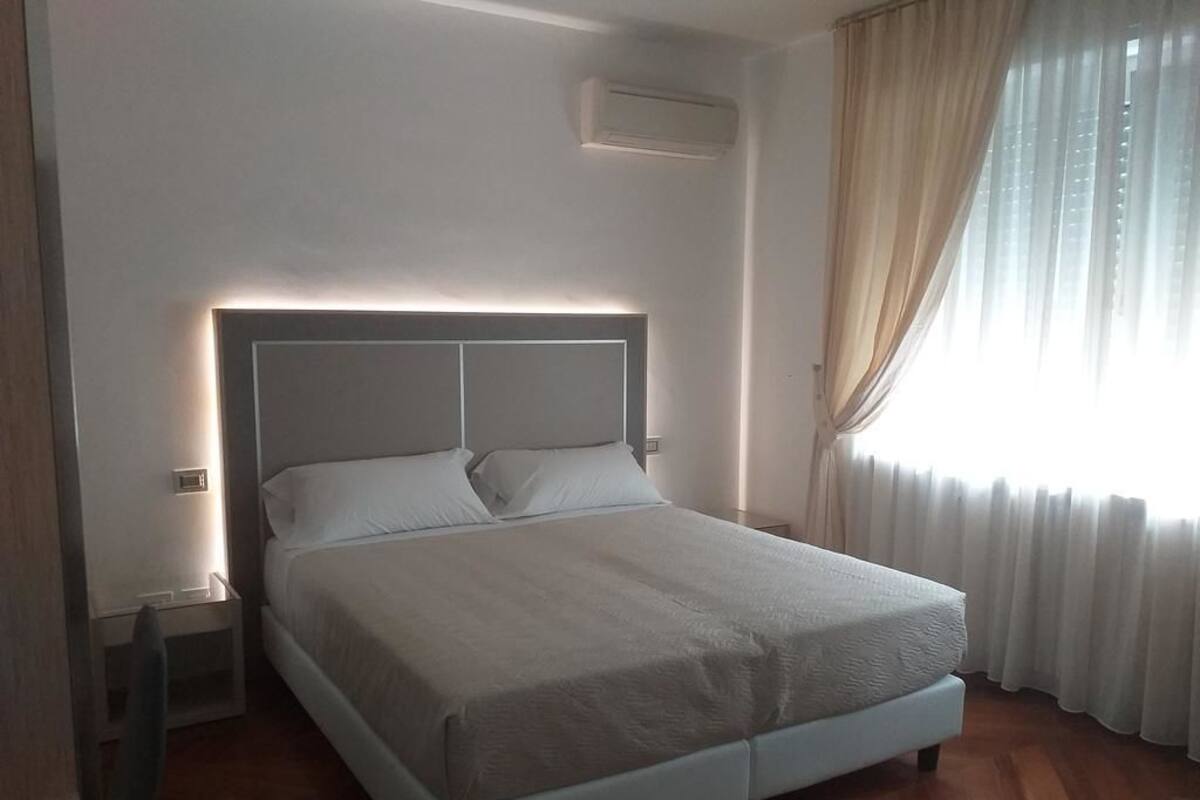 Superior-Doppel- oder -Zweibettzimmer (Reims)