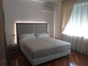 Superior-Doppel- oder -Zweibettzimmer (Reims) | Zimmersafe, schallisolierte Zimmer, kostenloses WLAN, Bettwäsche