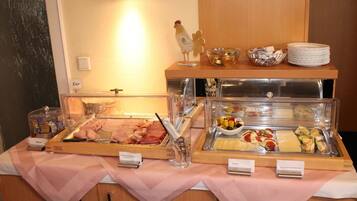 Bao gồm bữa sáng buffet hàng ngày