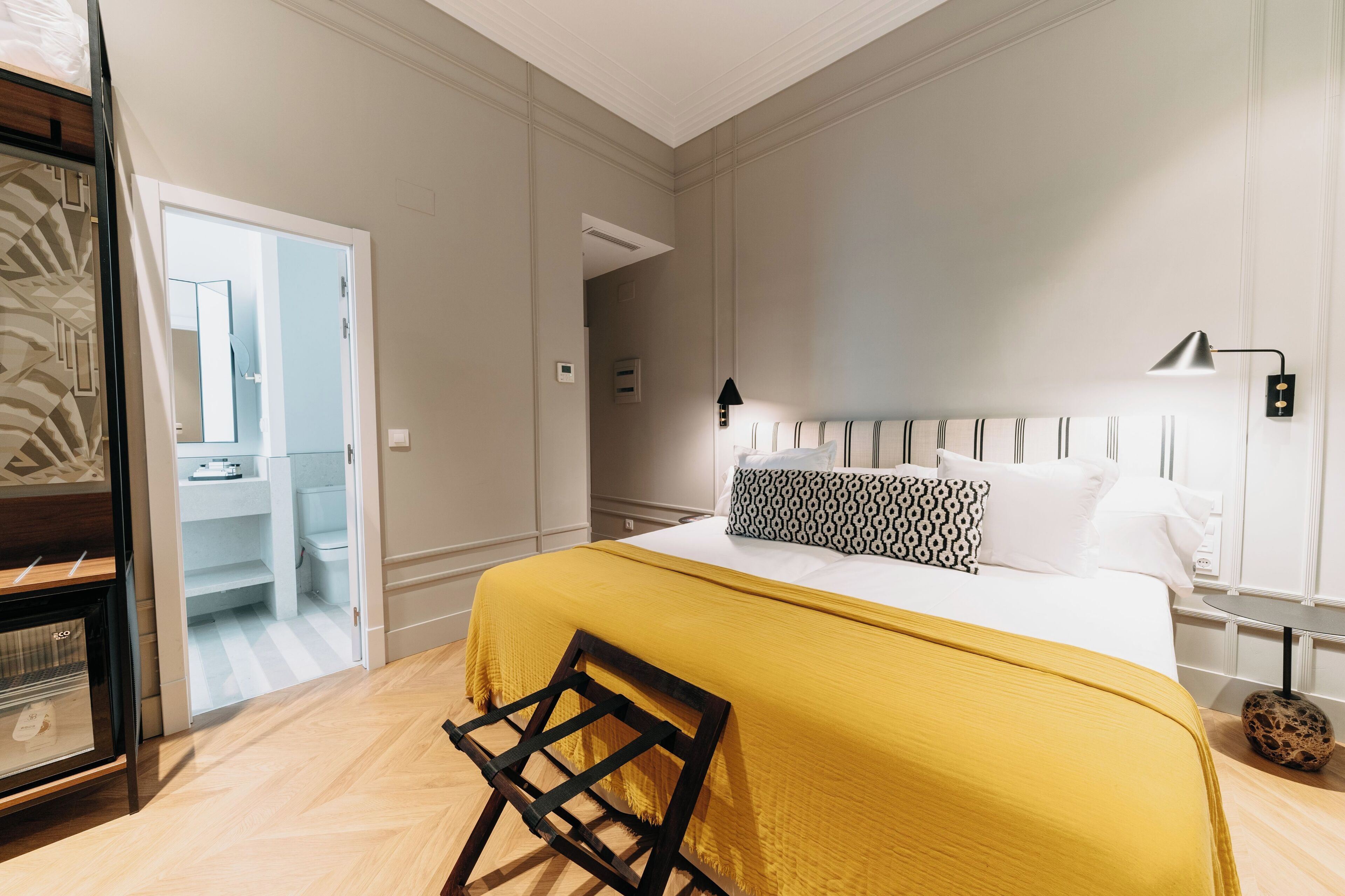 double or twin room | down duvets, minibar, in-room safe, desk