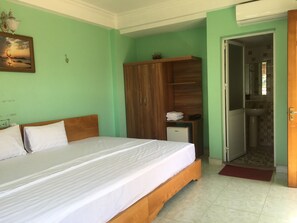 Habitación doble Deluxe | Minibar, tabla de planchar con plancha y wifi gratis 