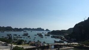 Lake - Cat Ba Daily Life (Hai Phong)