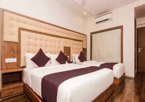 Deluxe Triple Room - Hotel BKC Garden (Mumbai)