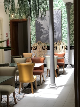 42-inch plasma TV with digital channels