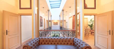 Télévision à écran plasma de 42 pouces avec chaînes numériques