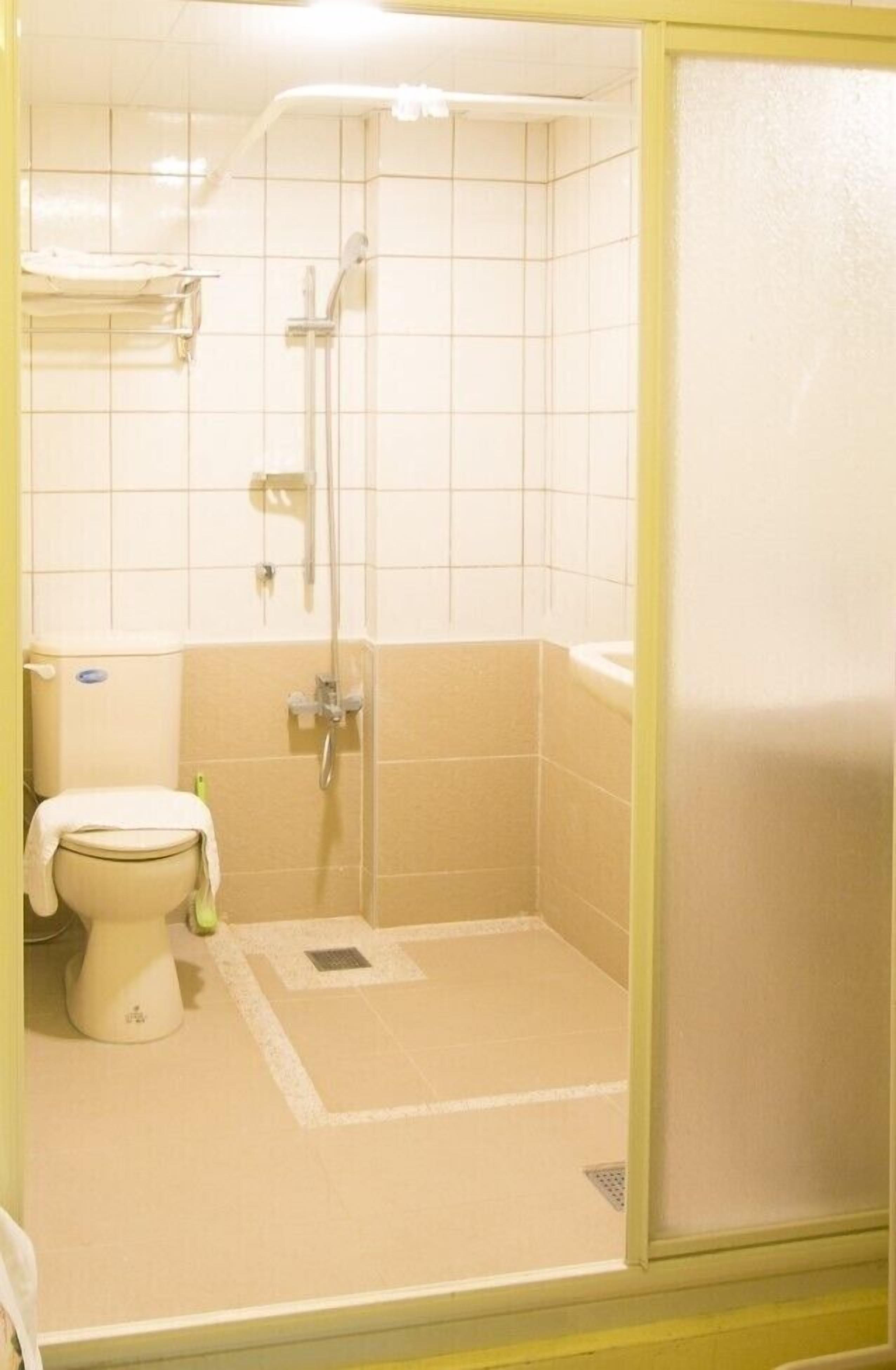 shower, free toiletries, hair dryer, slippers